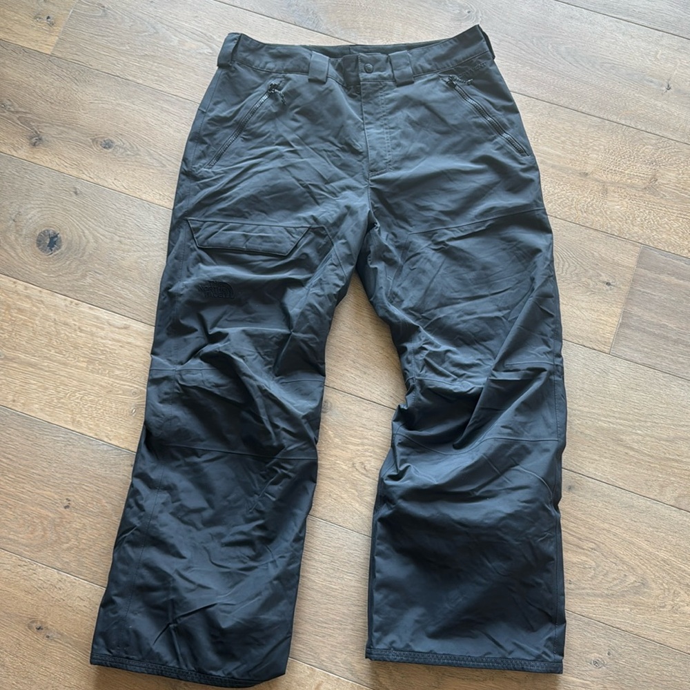 North Face Mens medium ski snowboard  Dryvent pants. Freedom insulated
